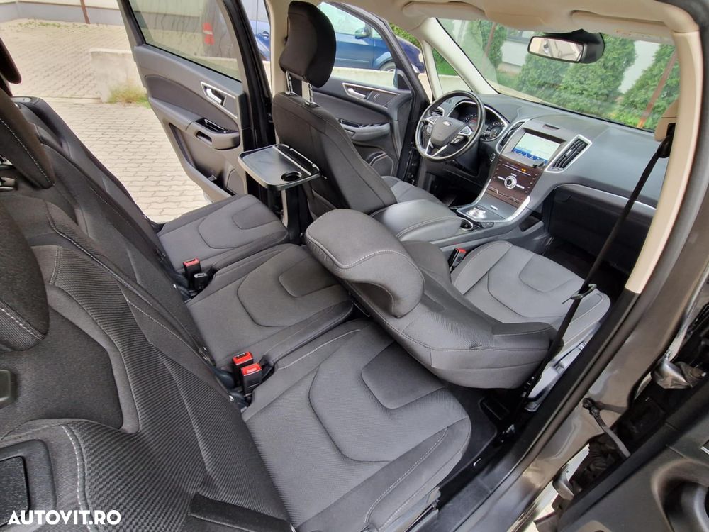 Ford S-Max - 8