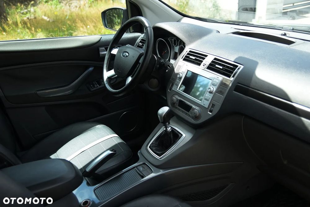 Ford Kuga 2.0 TDCi 2x4 Titanium - 20