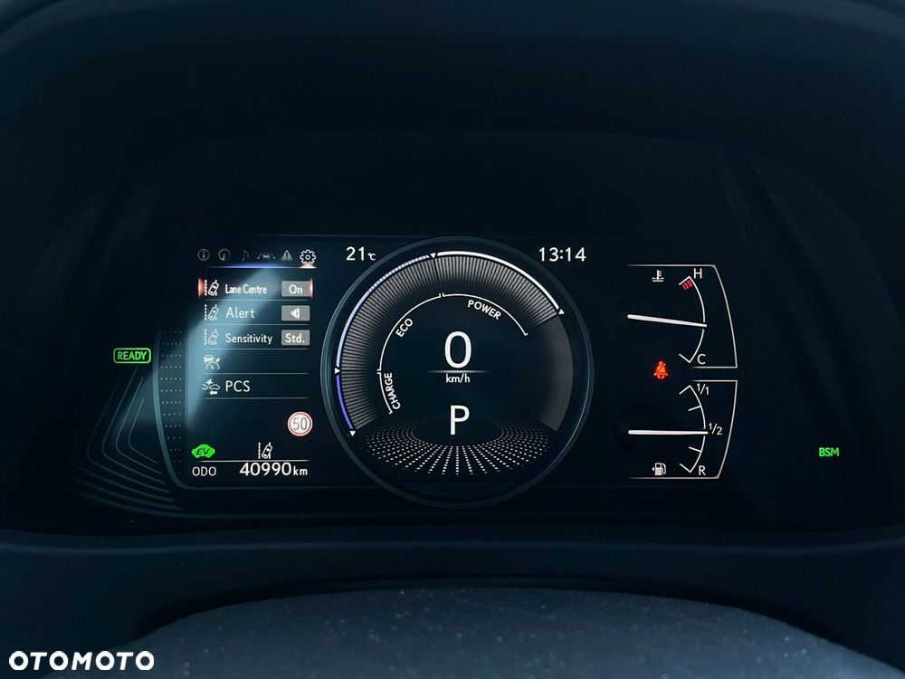 Lexus UX - 25