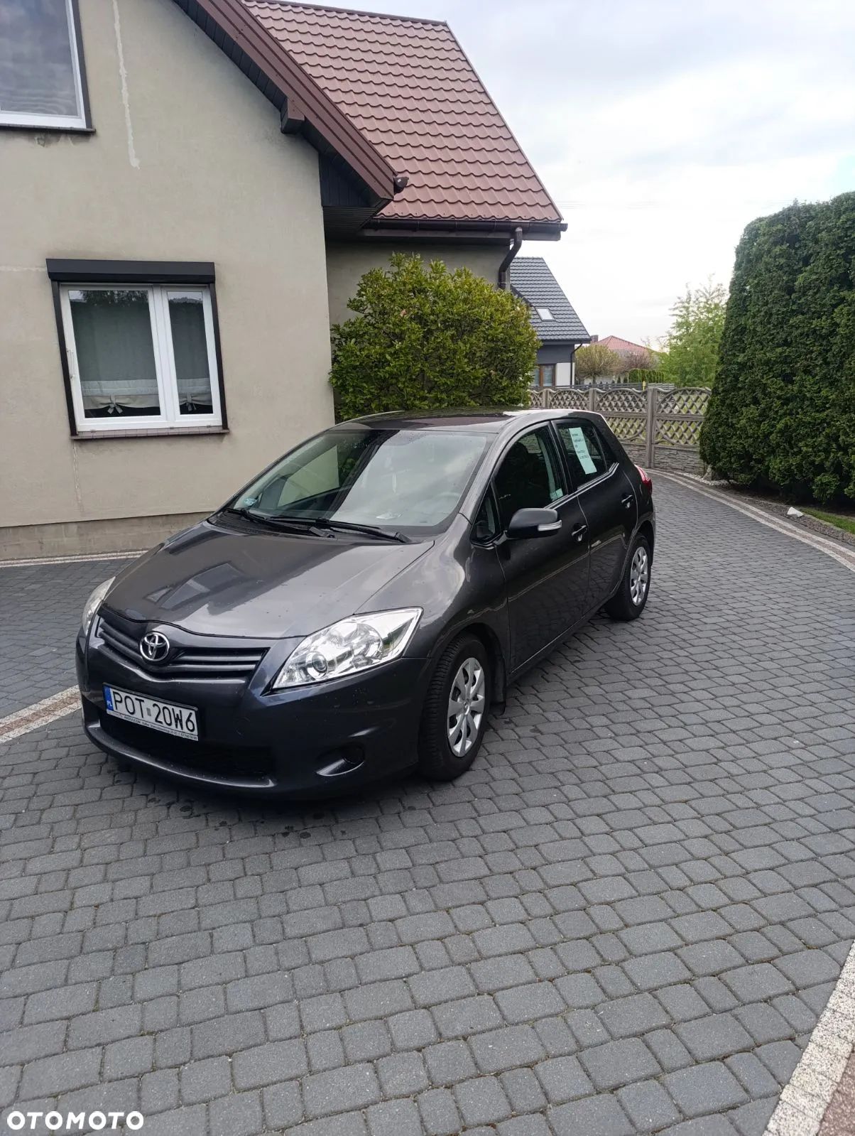 Toyota Auris 1.4 D-4D Luna - 1