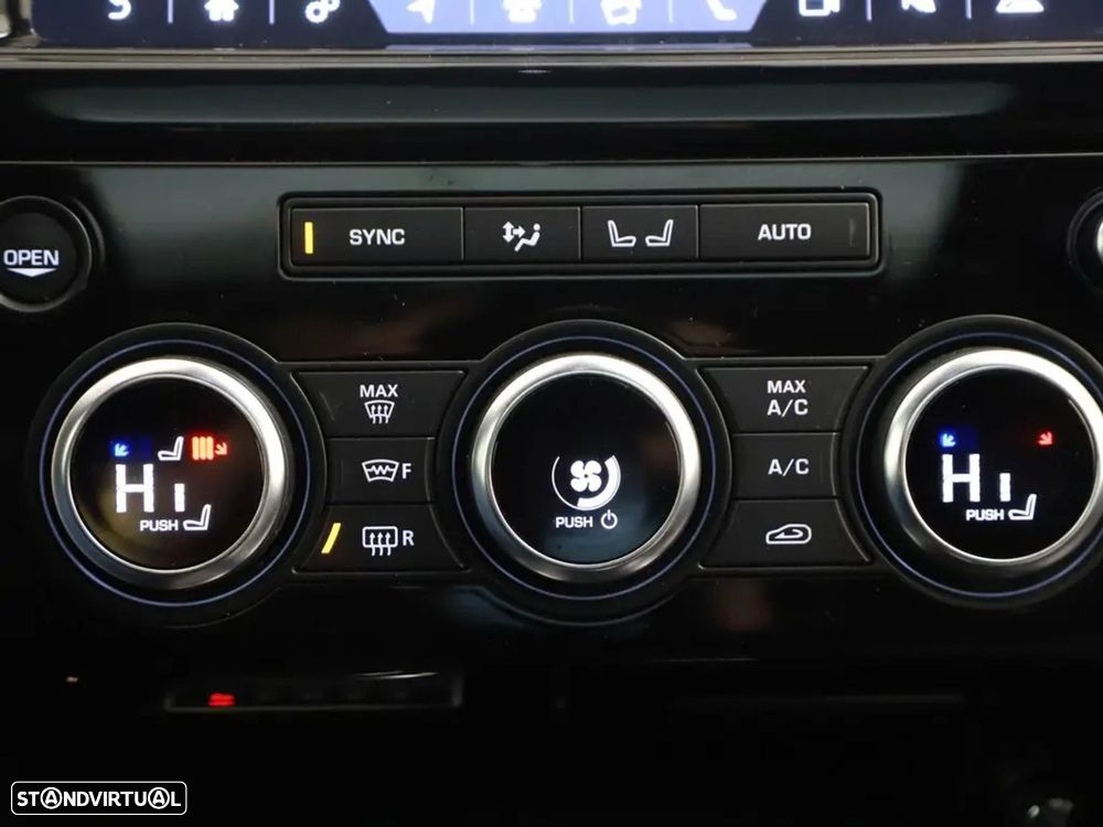 Land Rover Discovery 2.0 SD4 HSE Luxury Auto - 25