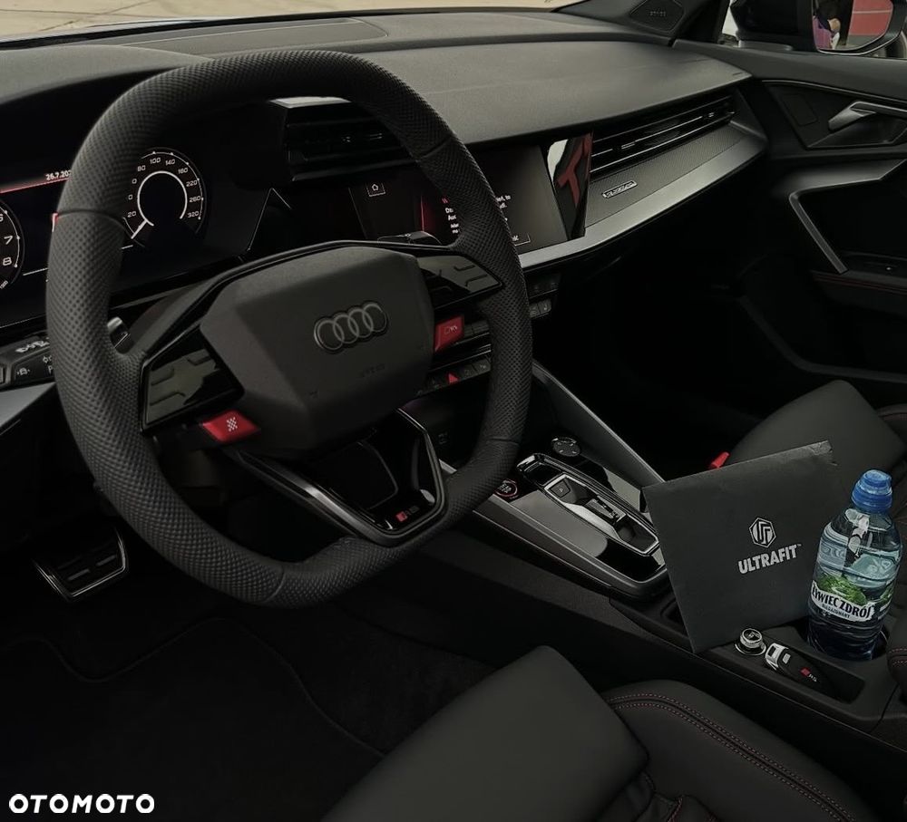 Audi RS3 Limousine - 10