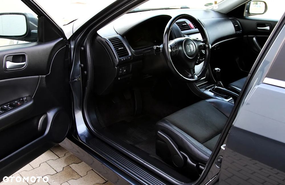 Honda Accord 2.0 Sport - 14
