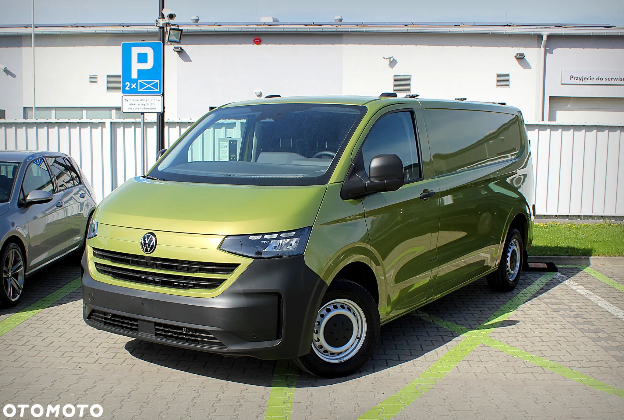 Volkswagen Transporter - 1
