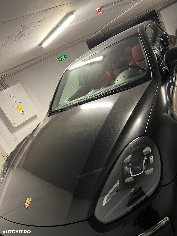 Porsche Cayenne - 2