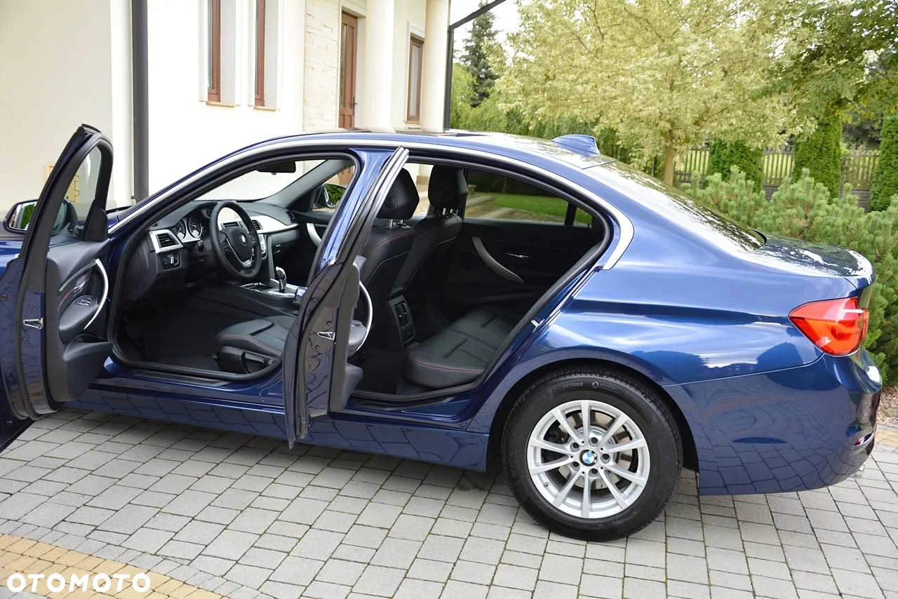 BMW Seria 3 320d - 24