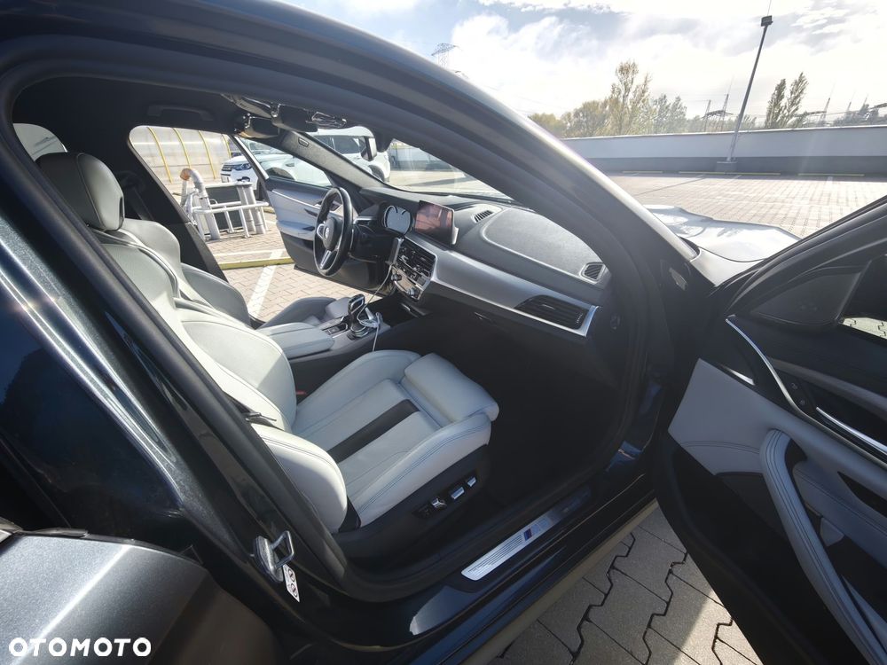 BMW M5 Competition - 12