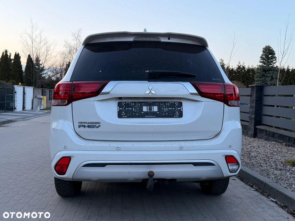 Mitsubishi Outlander Intense + - 13