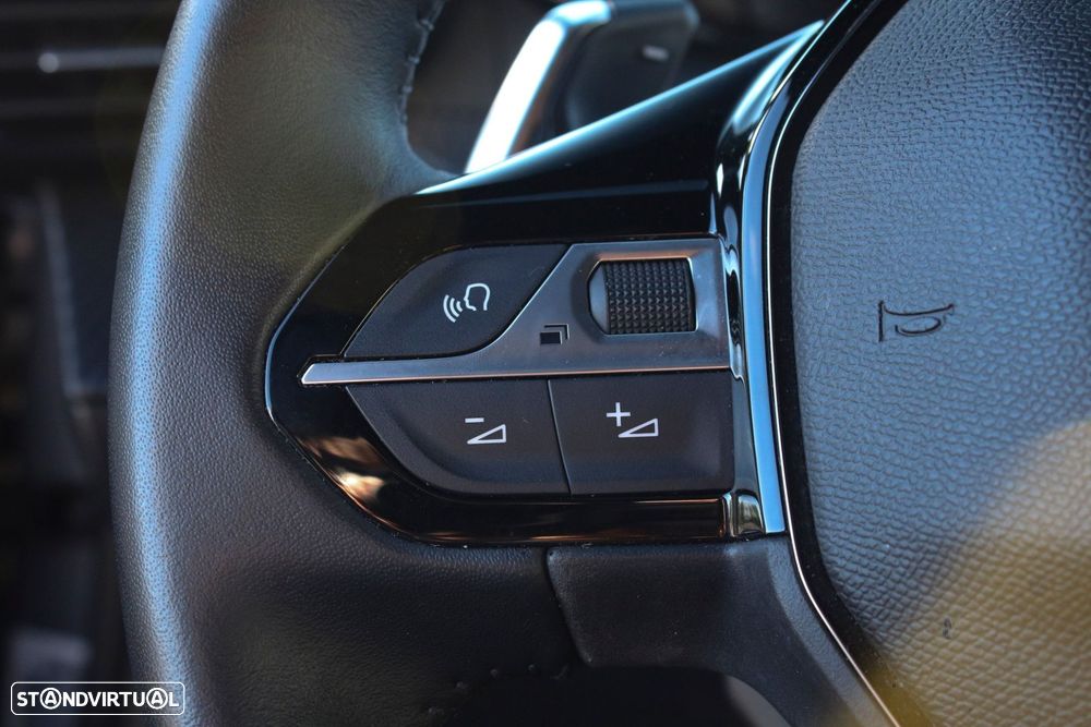 Peugeot 2008 PureTech 130 EAT8 Allure - 17