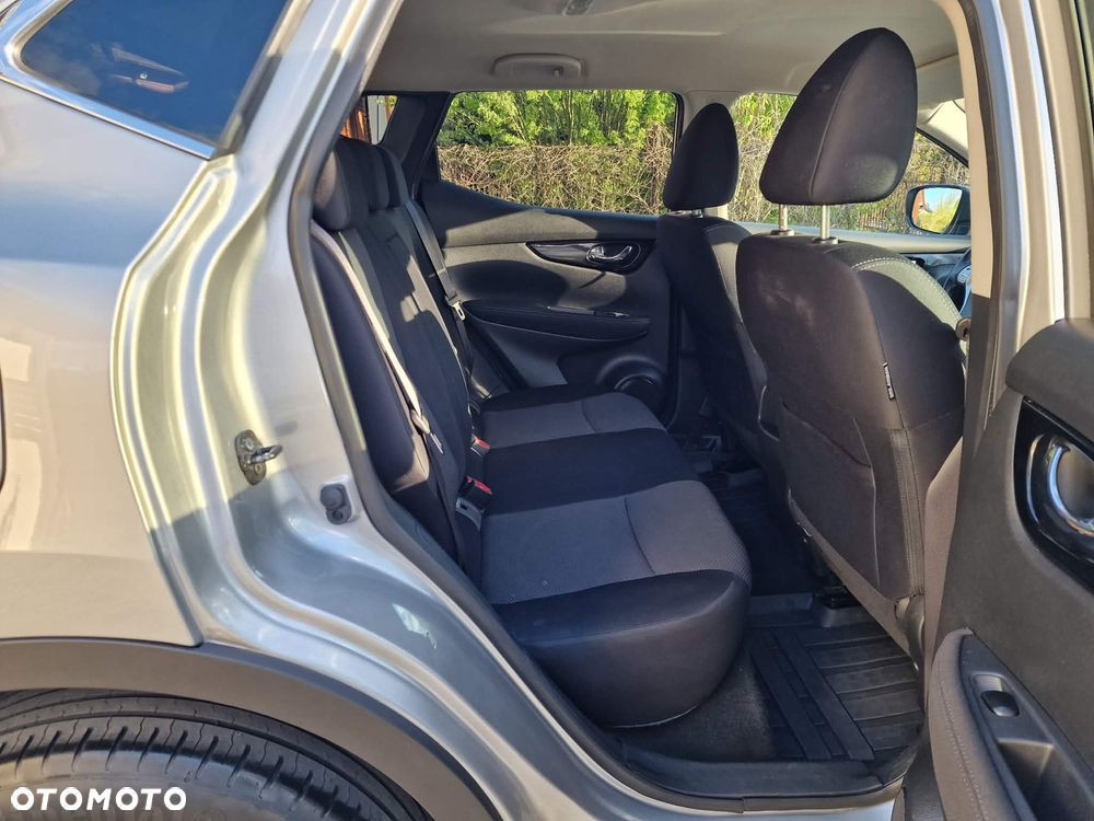 Nissan Qashqai 1.5 dCi DPF 360 - 17