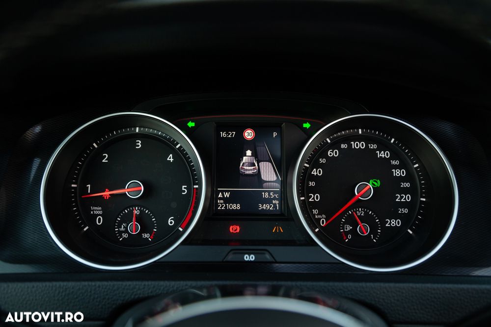 Volkswagen Golf - 24