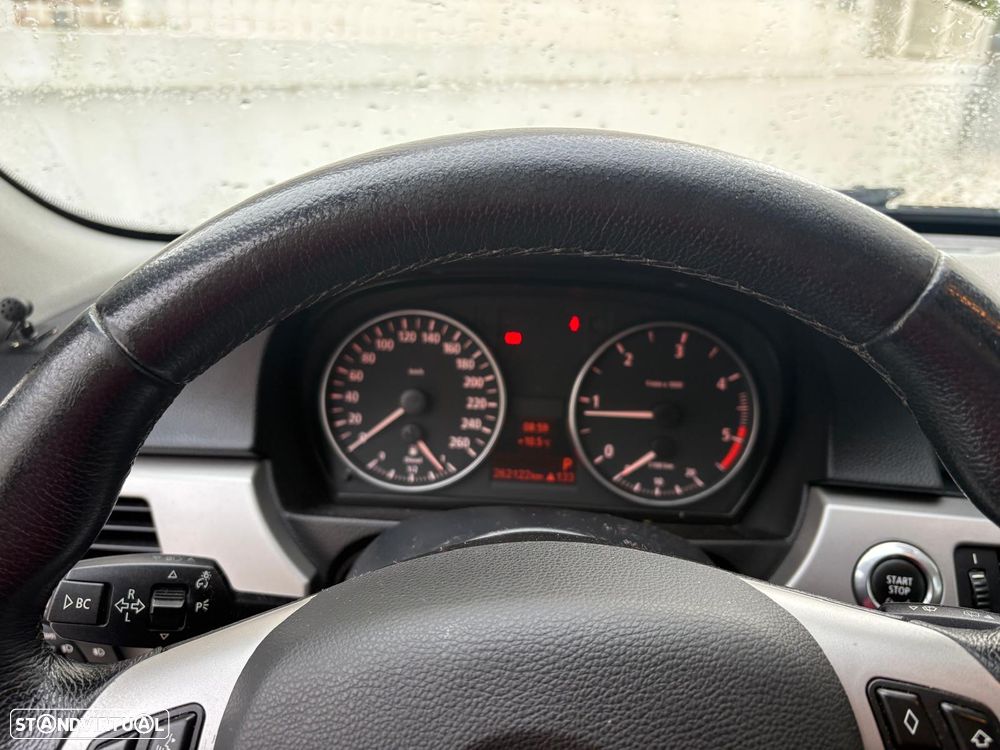 BMW 320 dA Exclusive - 3