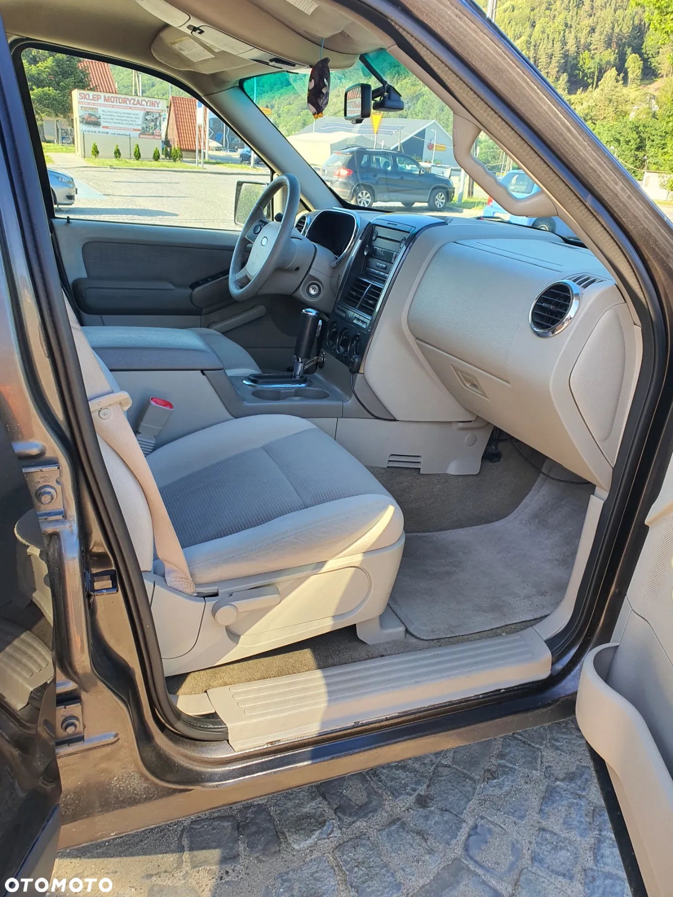 Ford Explorer 4.0 AWD - 9
