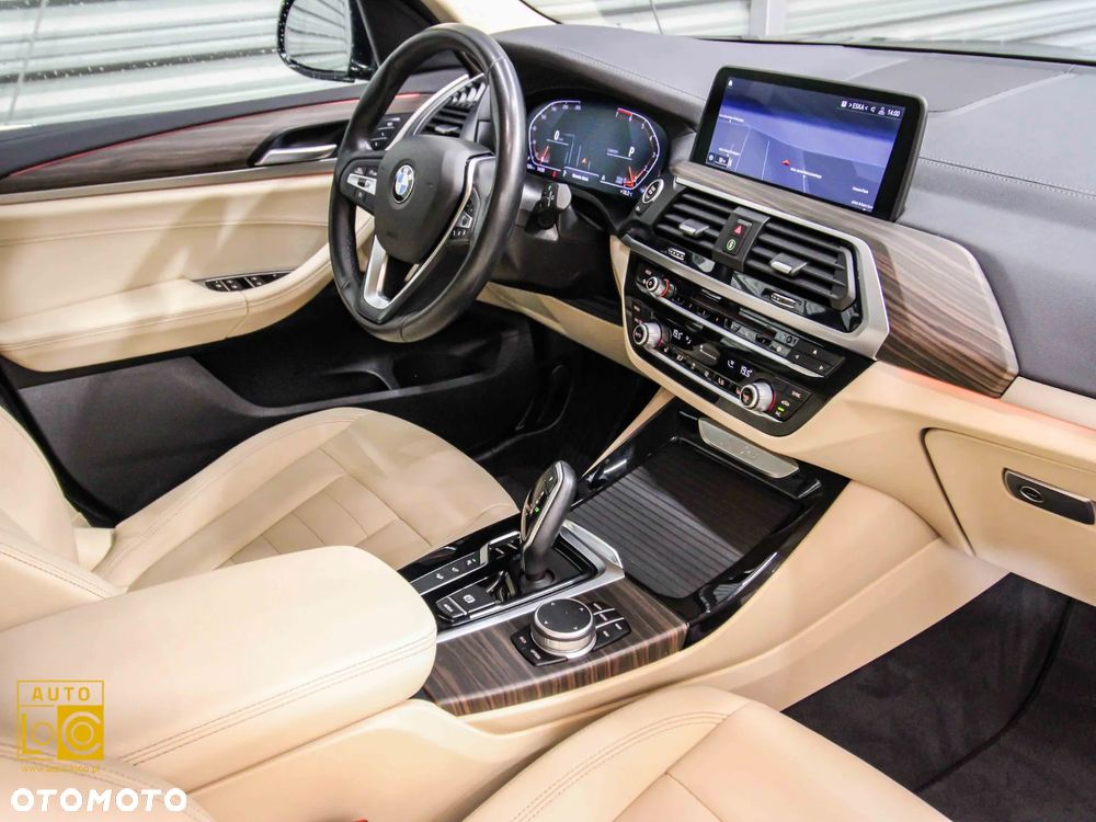 BMW X3 xDrive20i Luxury Line - 16
