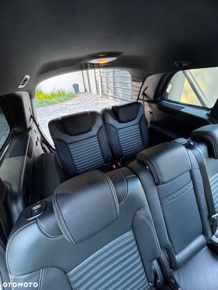 Mercedes-Benz GLS - 13