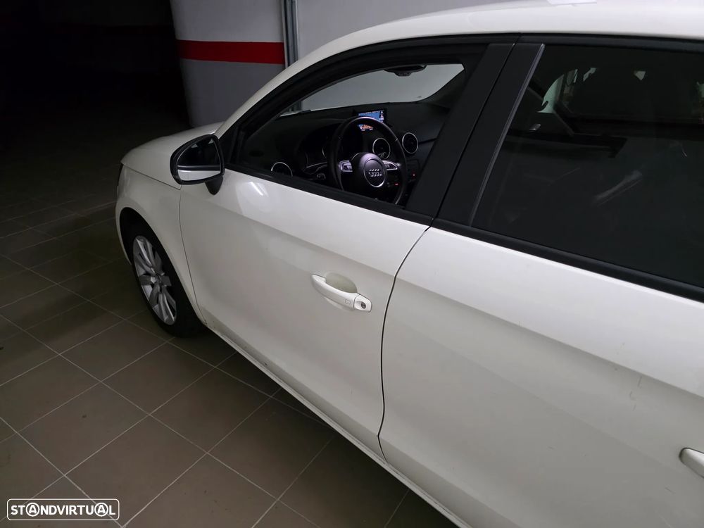 Audi A1 Sportback 1.6 TDI Advance - 4