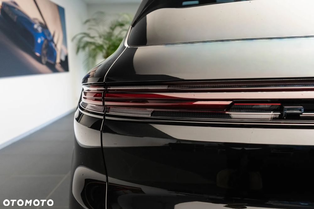 Porsche Cayenne E-Hybrid PHEV Black Edition - 35