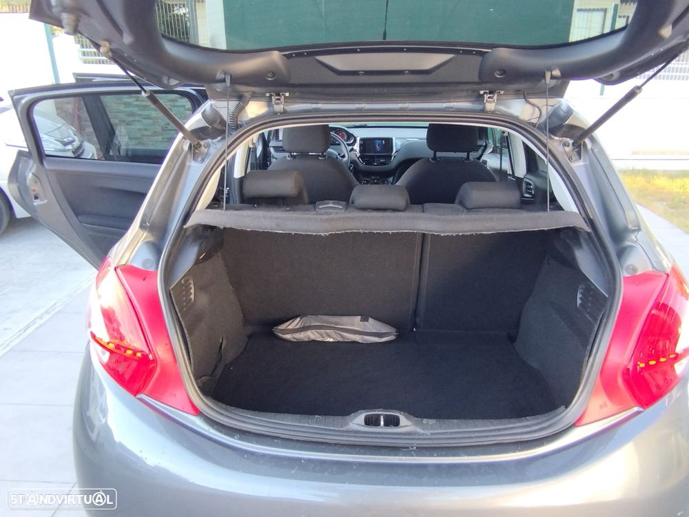 Peugeot 208 - 31