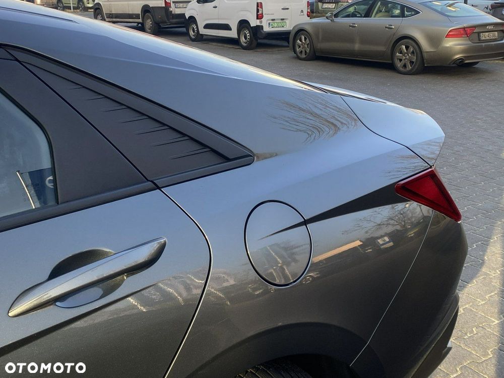 Hyundai Elantra - 10