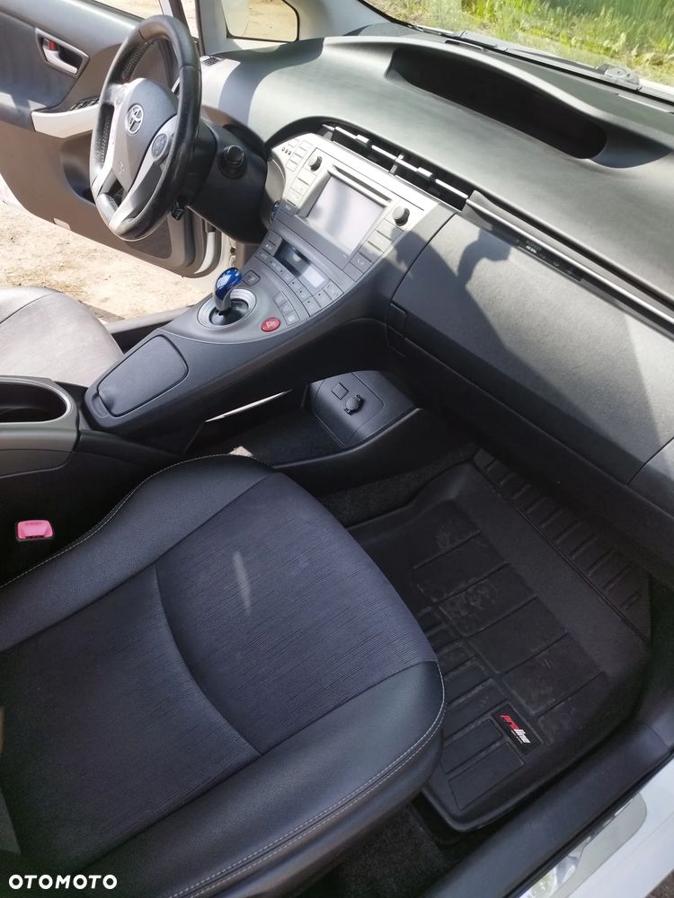 Toyota Prius 1.8 HSD Active - 17