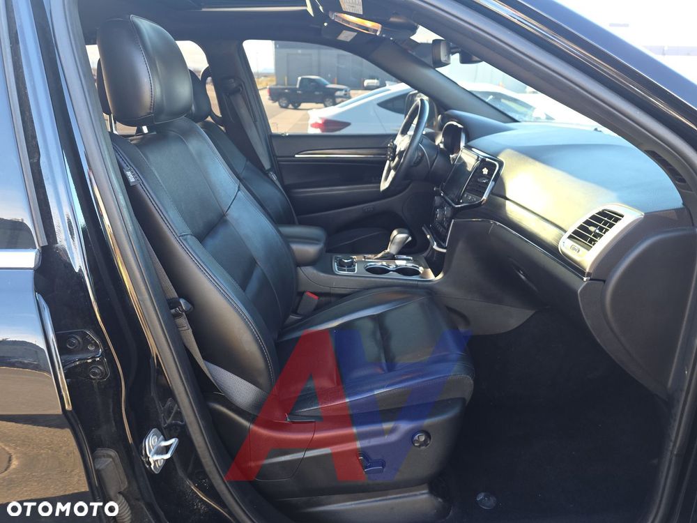 Jeep Grand Cherokee - 14