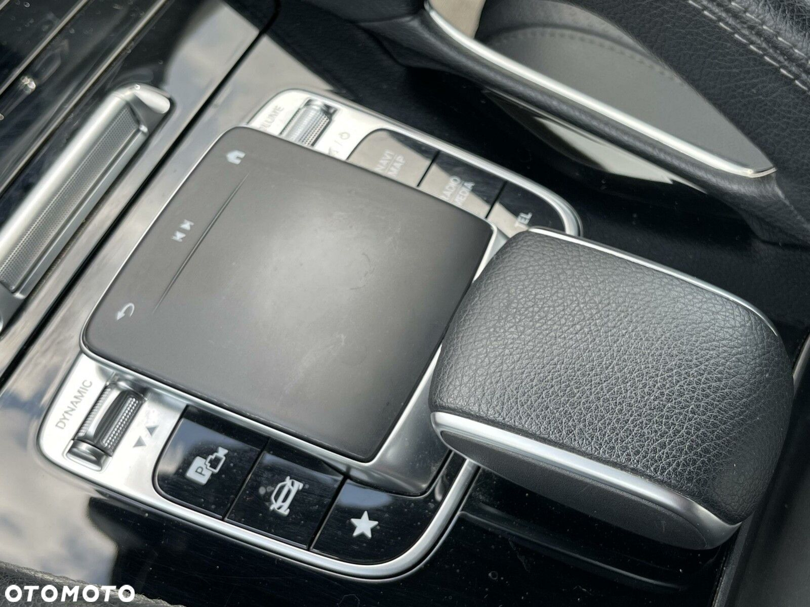 Mercedes-Benz GLE 300 d 4-Matic - 28