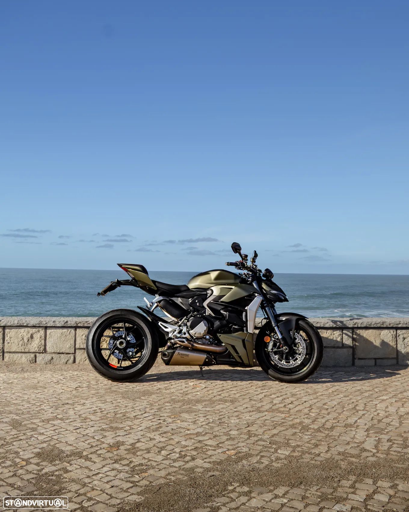 Ducati Streetfighter V2 - 1