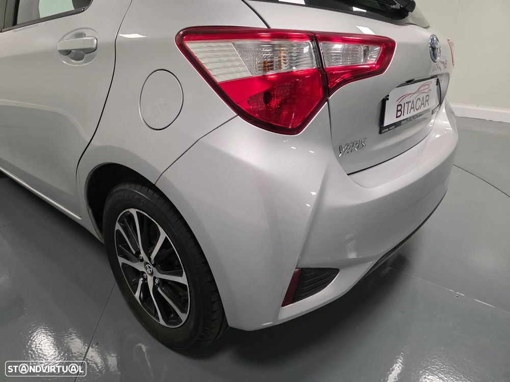 Toyota Yaris 1.5 HSD Comfort +P.Style+P.Techno - 21