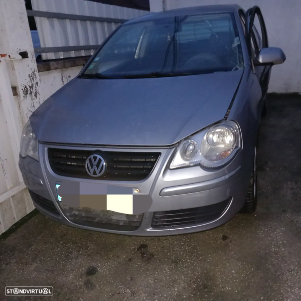 vw polo 9n  9n2 para pecas ( ja nao tenho a frente )