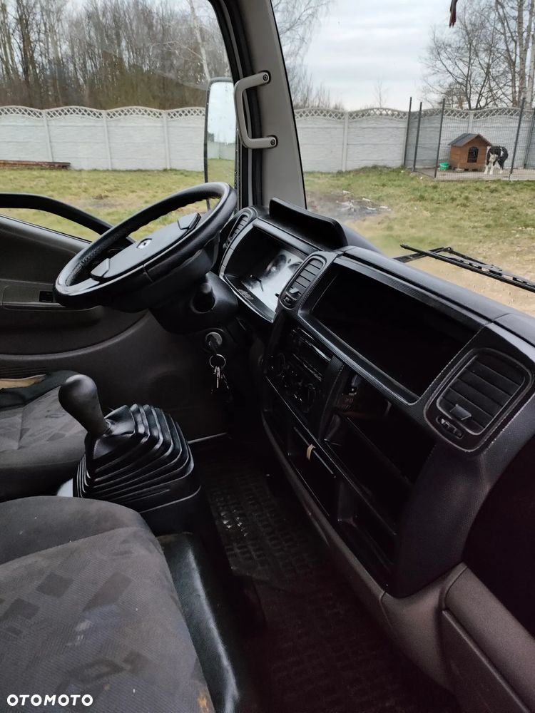 Renault Maxity - 8