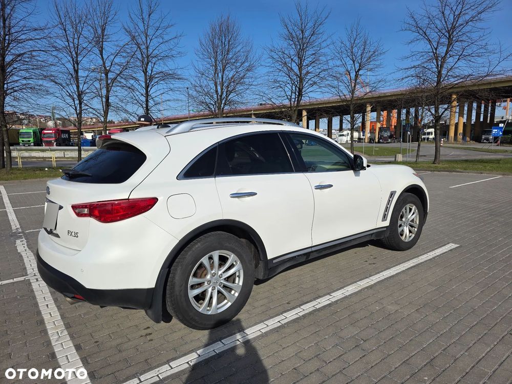 Infiniti FX - 2