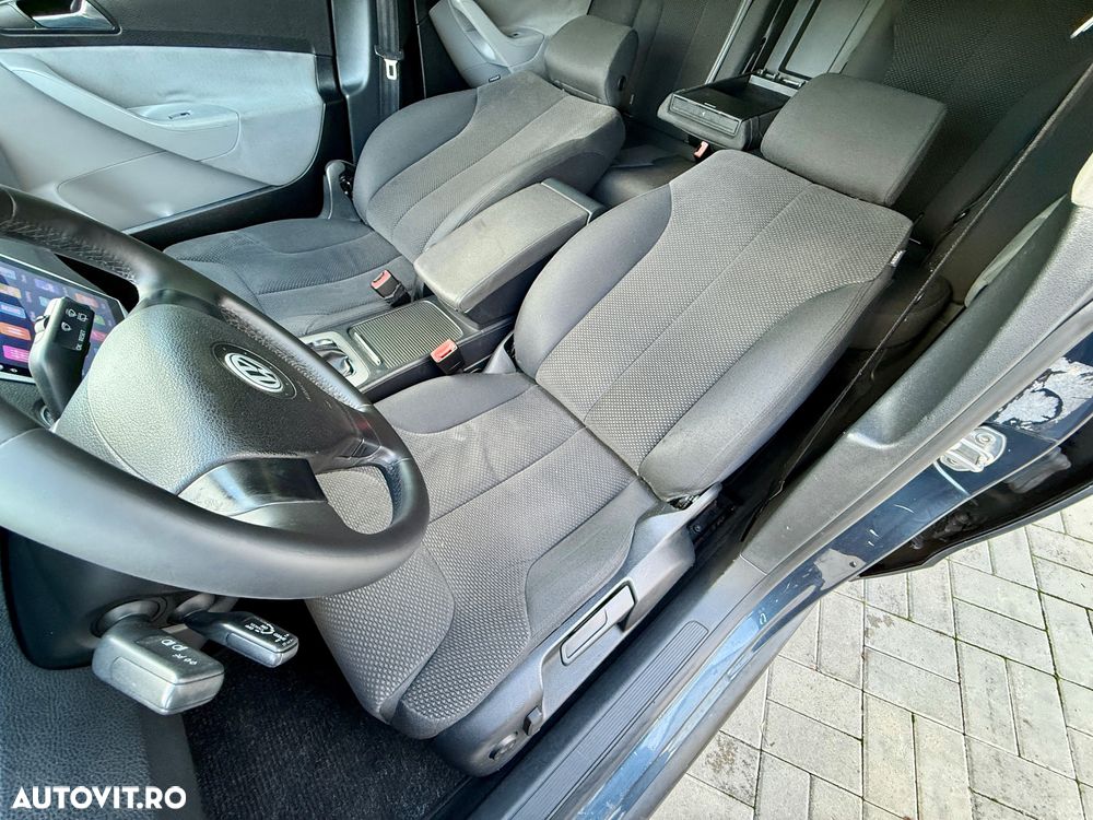 Volkswagen Passat Variant 2.0 TDI Highline - 24