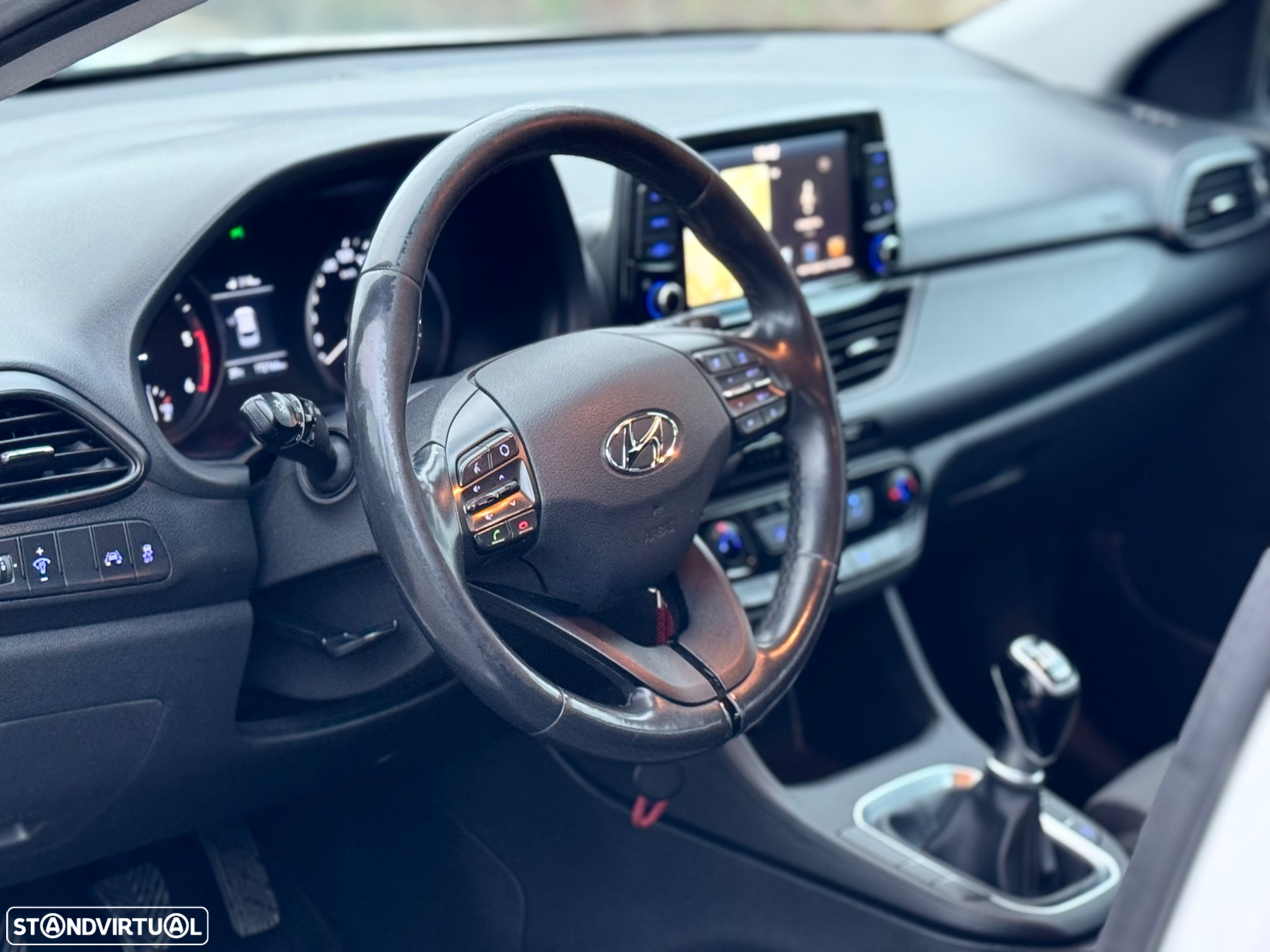 Hyundai i30 1.6 CRDI Blue Comfort+Navi - 16