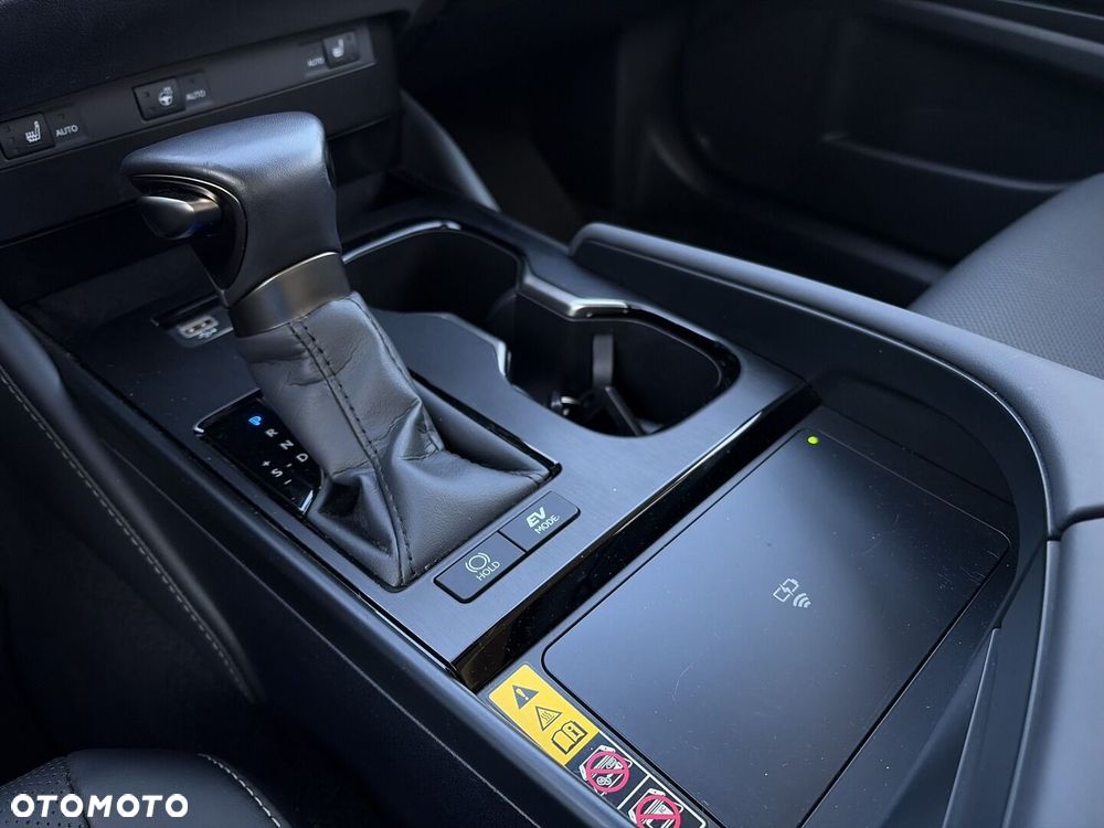 Lexus ES 300h Business Edition - 29