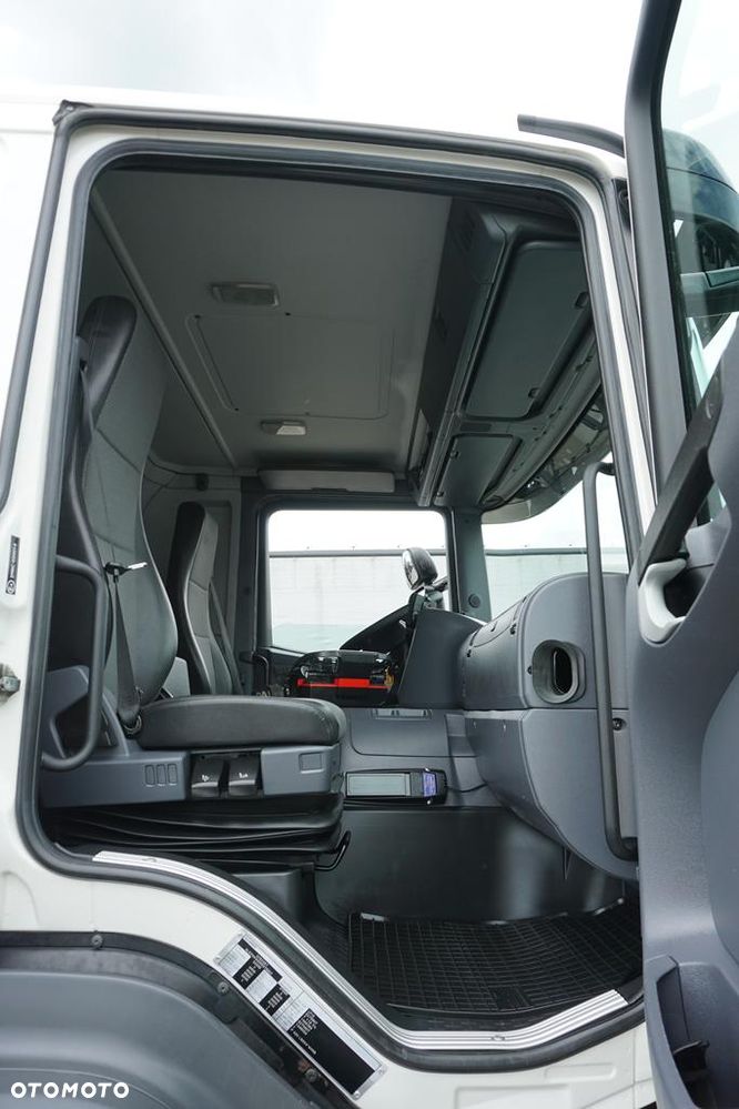 Scania / P 420 / 8 X 4 / TRIDEM / SKRZYNIOWY + HDS / PALFINGER PK 26002 / WYS. 12 M / DŁ. 8 M - 10