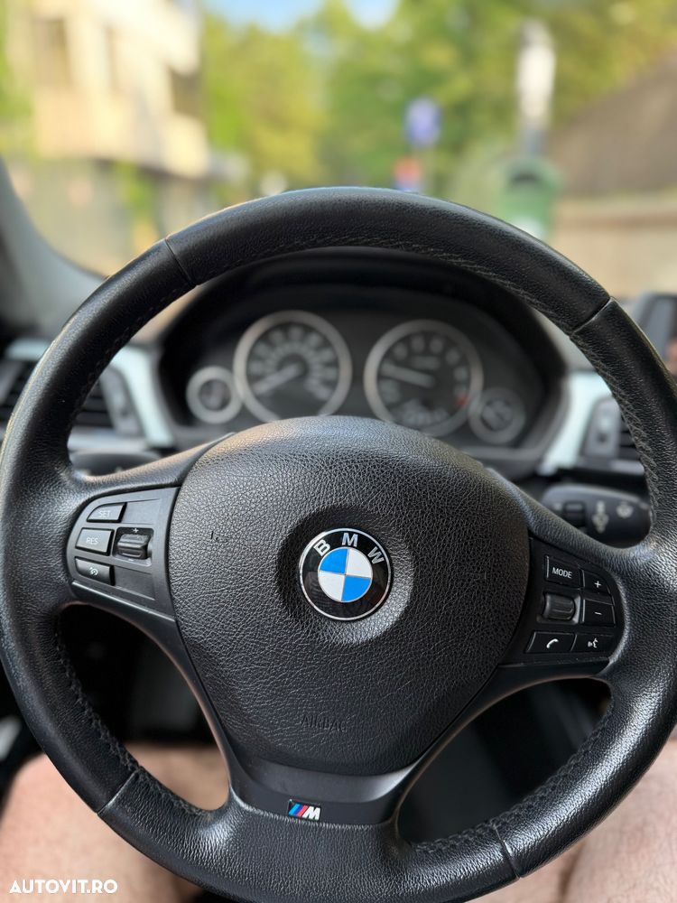 BMW Seria 3 320i xDrive Aut. - 10