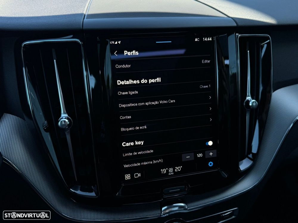 Volvo XC 60 2.0 T6 PHEV Black Edition AWD - 54