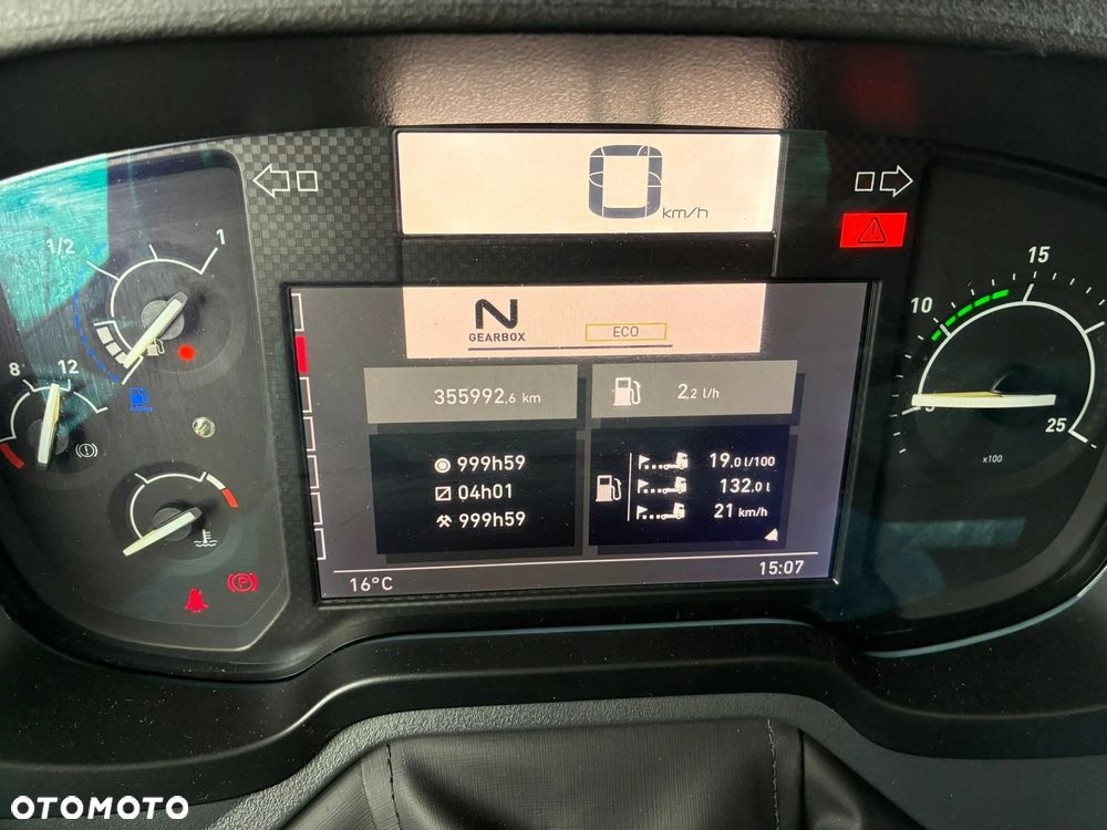 Renault T480 Sleeper Cab - 9