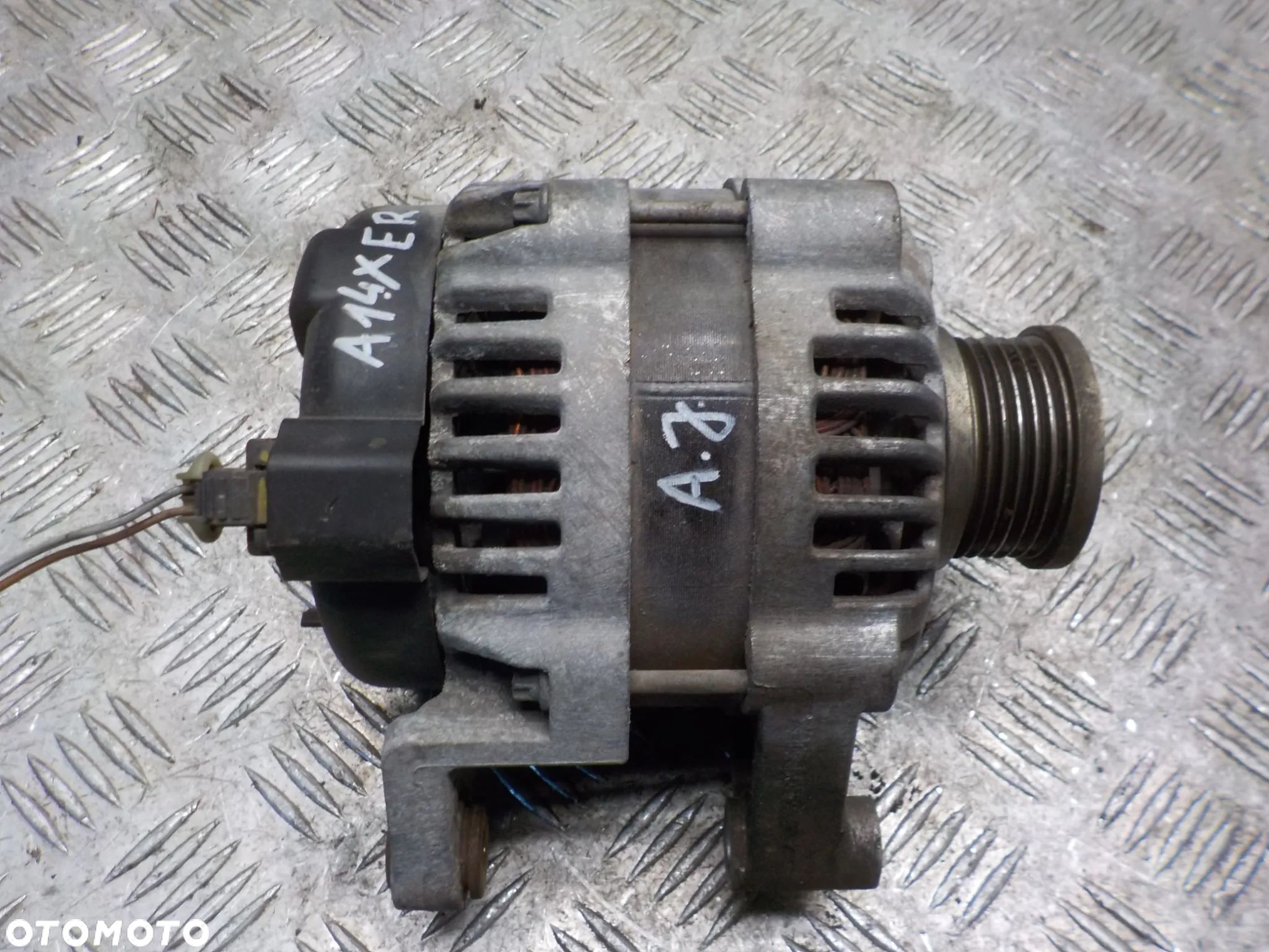 OPEL ASTRA J 1.4 B ALTERNATOR 13500582 - 1