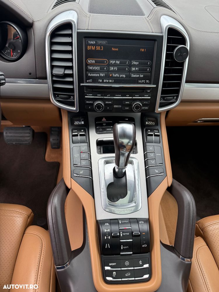 Porsche Cayenne 3.0 L V6 - 5