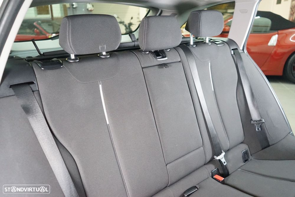 BMW 318 d Touring Line Sport - 40