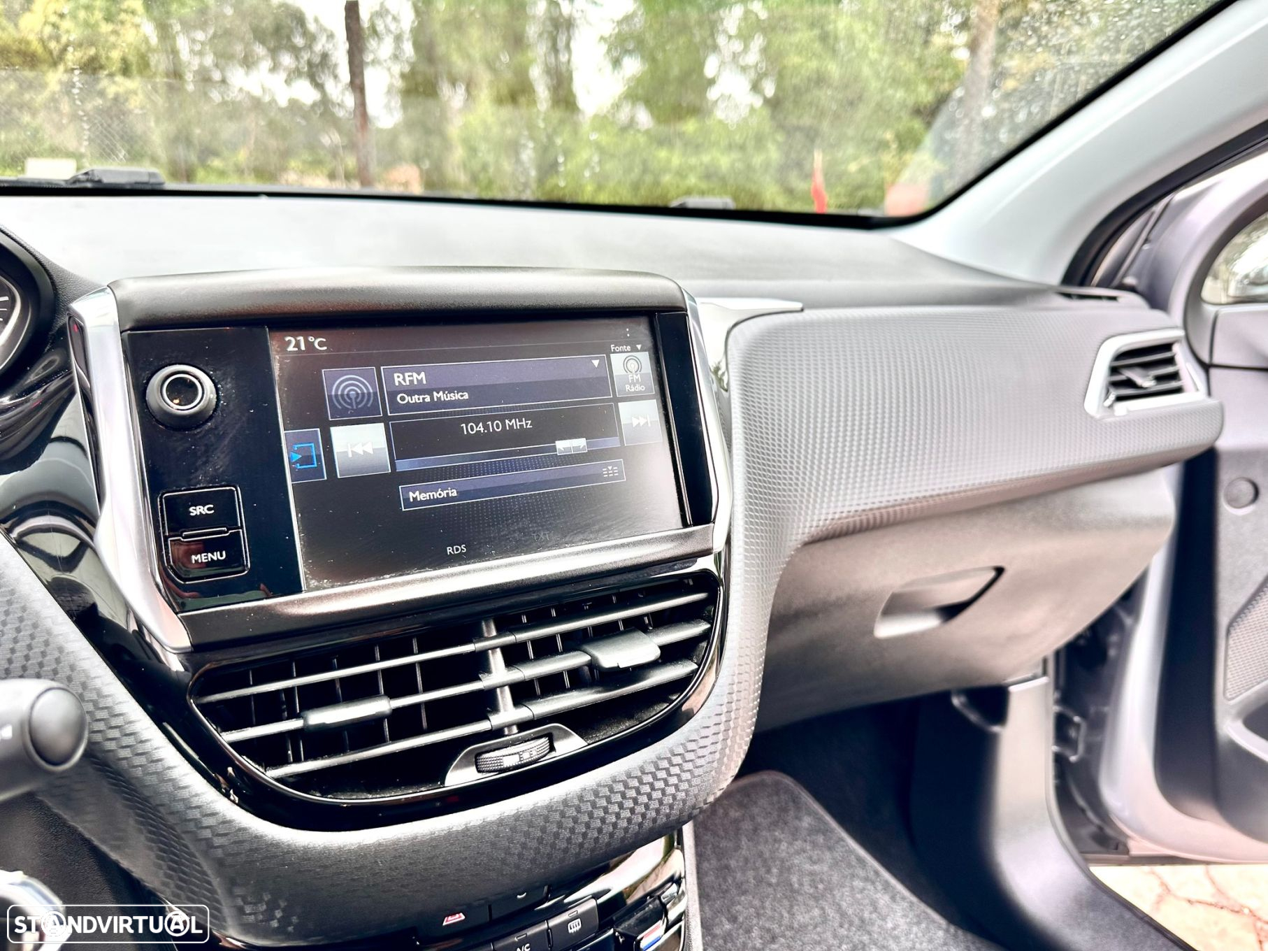 Peugeot 2008 1.2 PureTech Allure - 24