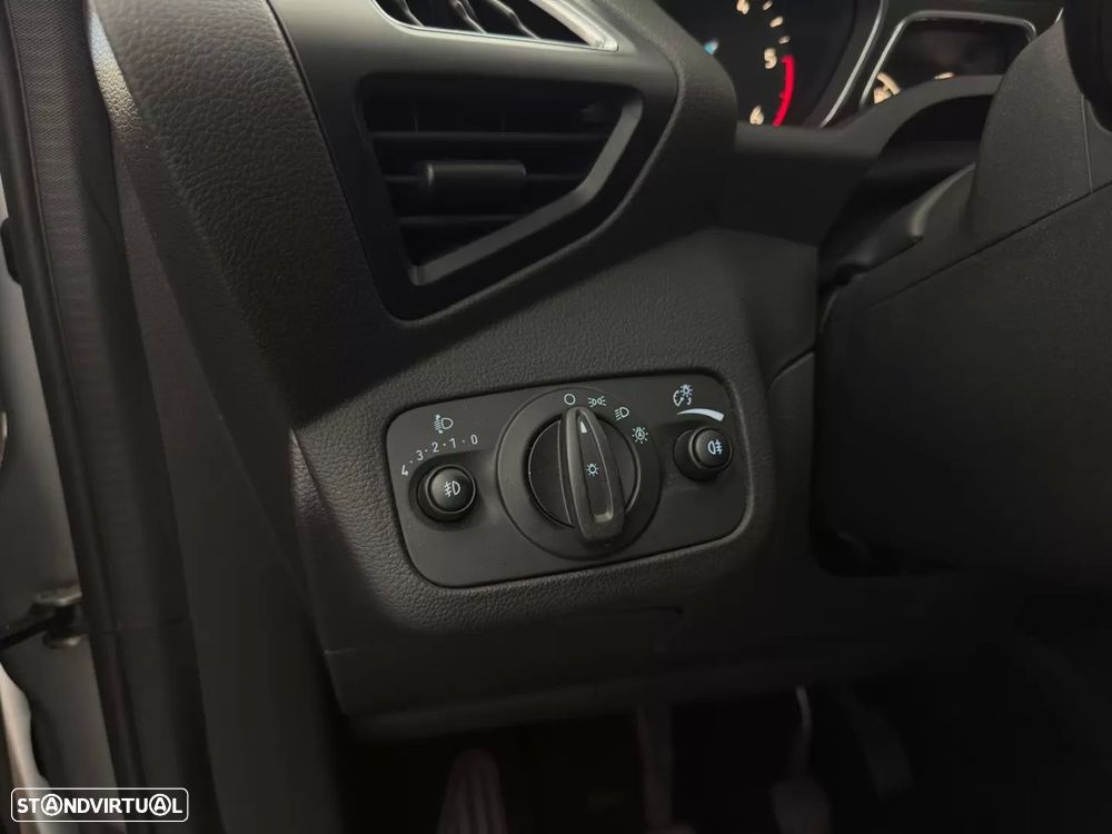 Ford C-Max 1.5 TDCi Titanium S/S - 32