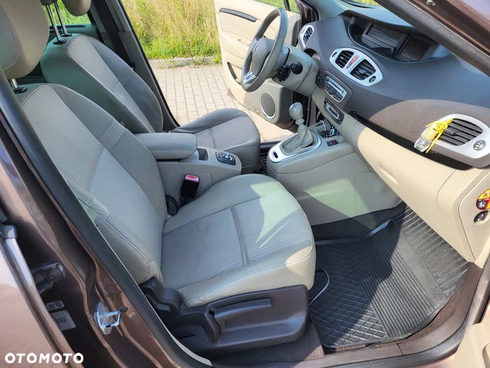 Renault Grand Scenic Gr 2.0 dCi Privilege - 31