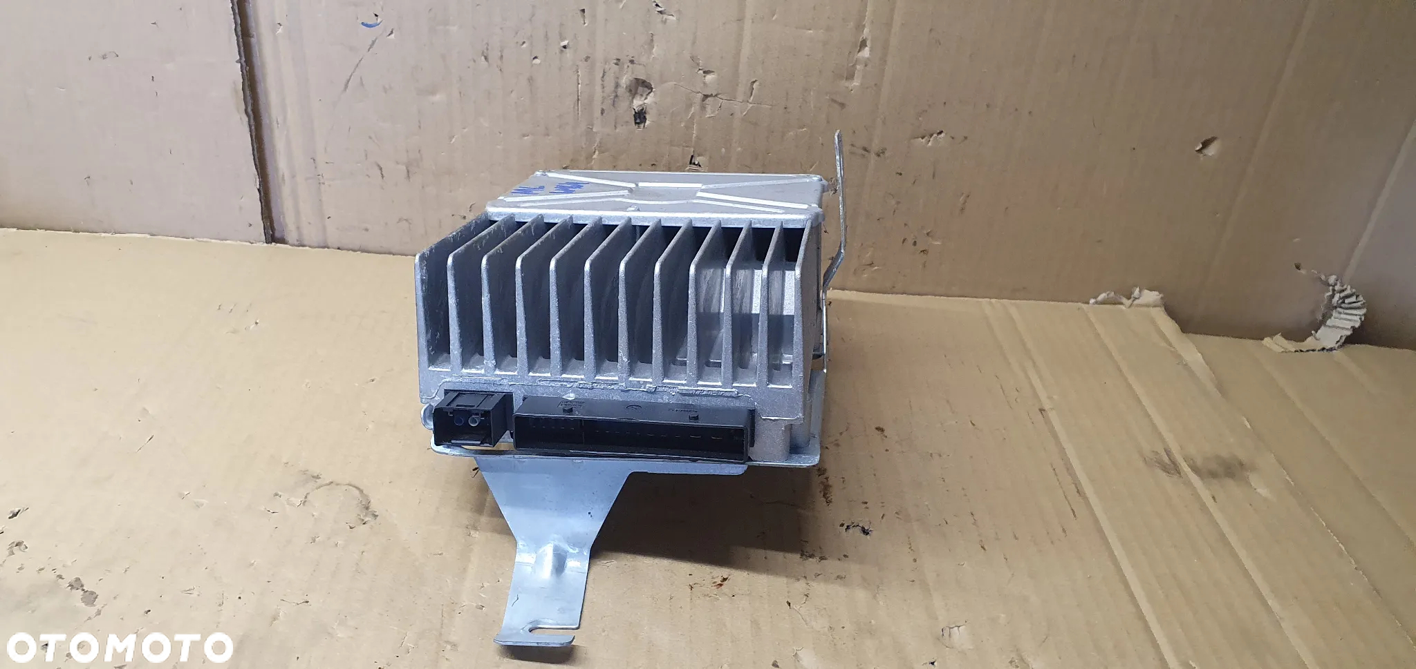 Wzmacniacz nagłośnienia Harman Becker Mercedes ML W164 A2518209589 - 3