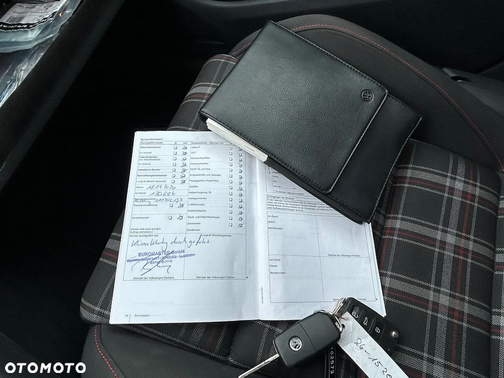 Volkswagen Golf - 32