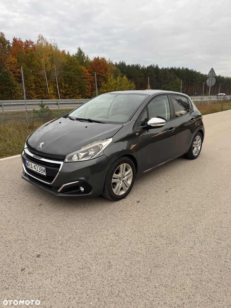 Peugeot 208 2017 photo 3