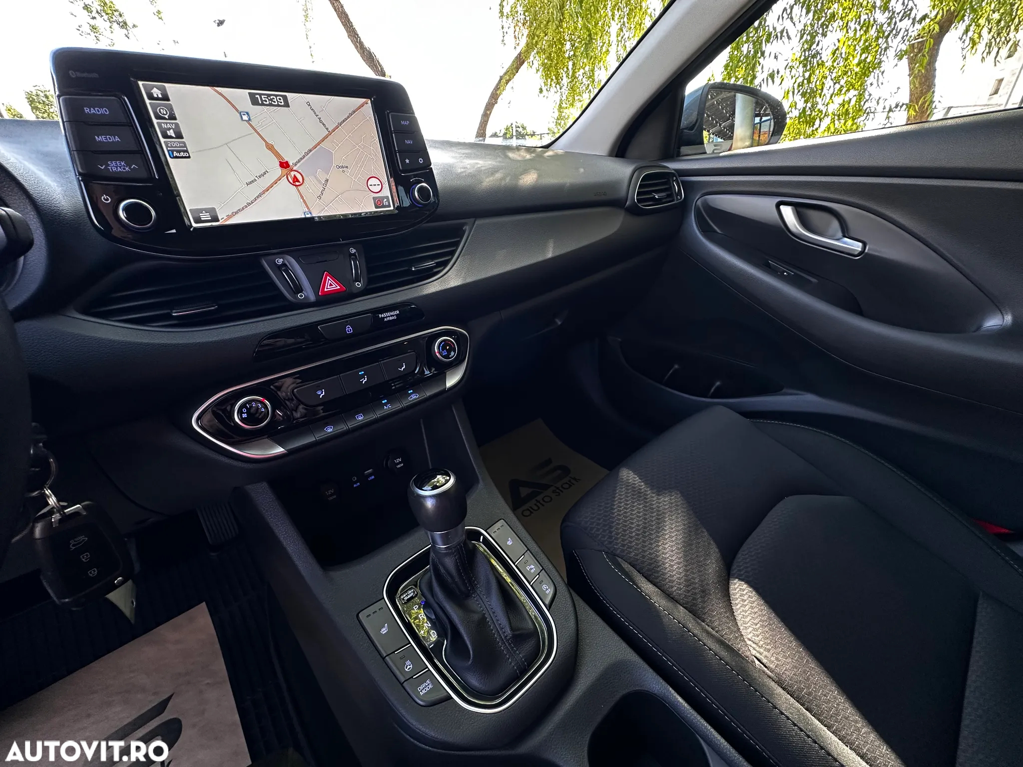Hyundai i30 Kombi 1.6 CRDI DCT Premium - 25