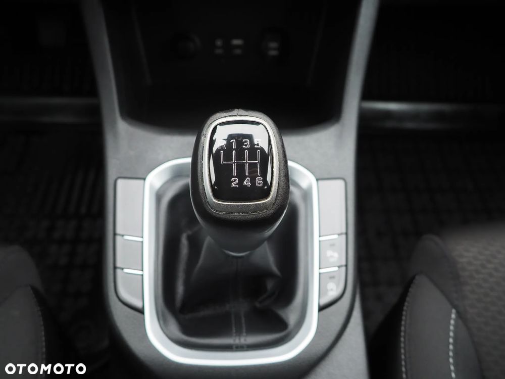 Hyundai i30 1.6 D Comfort - 36