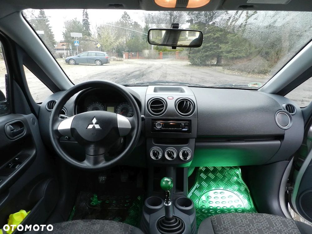 Mitsubishi Colt - 11